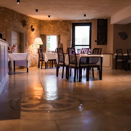 Le Relais De Pigasse Hotell Ouveillan Exteriör bild