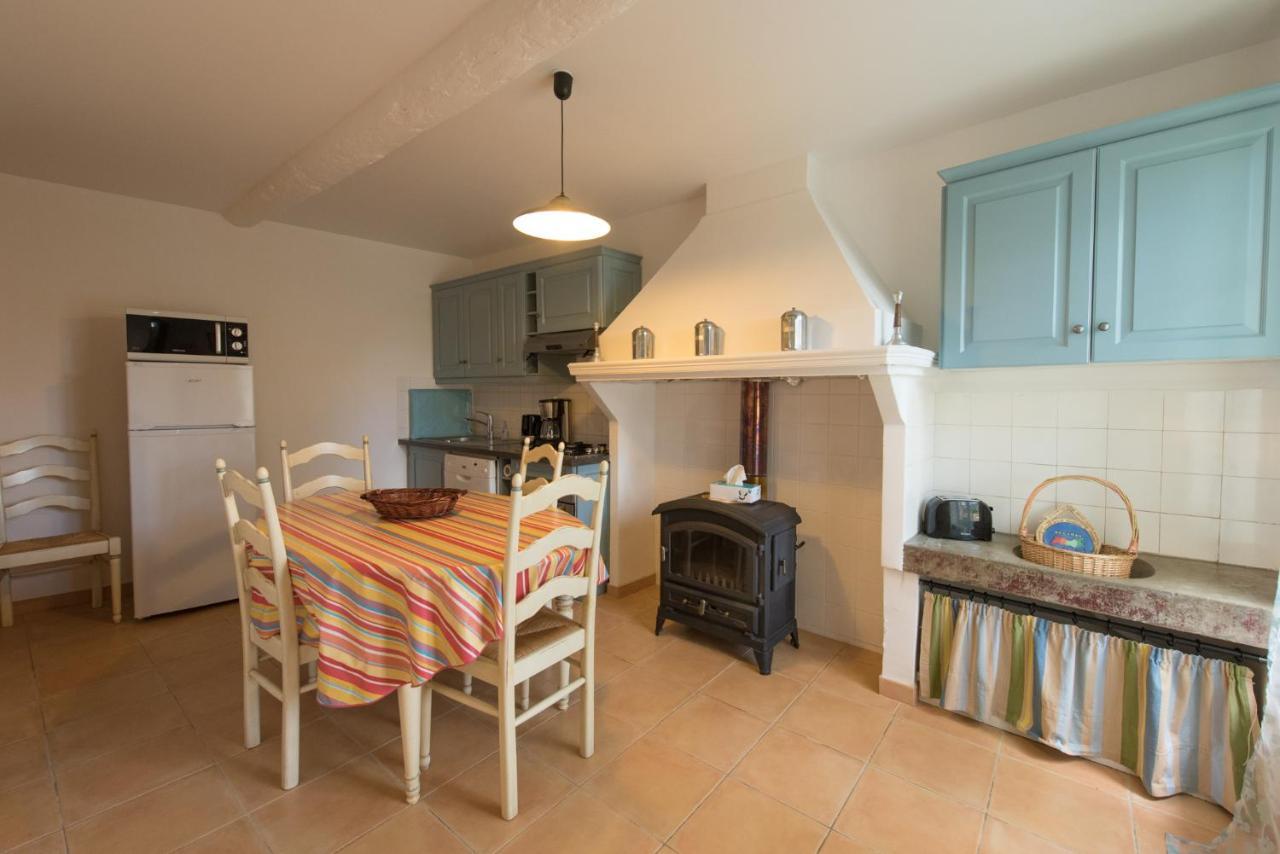 Le Relais De Pigasse Hotell Ouveillan Exteriör bild