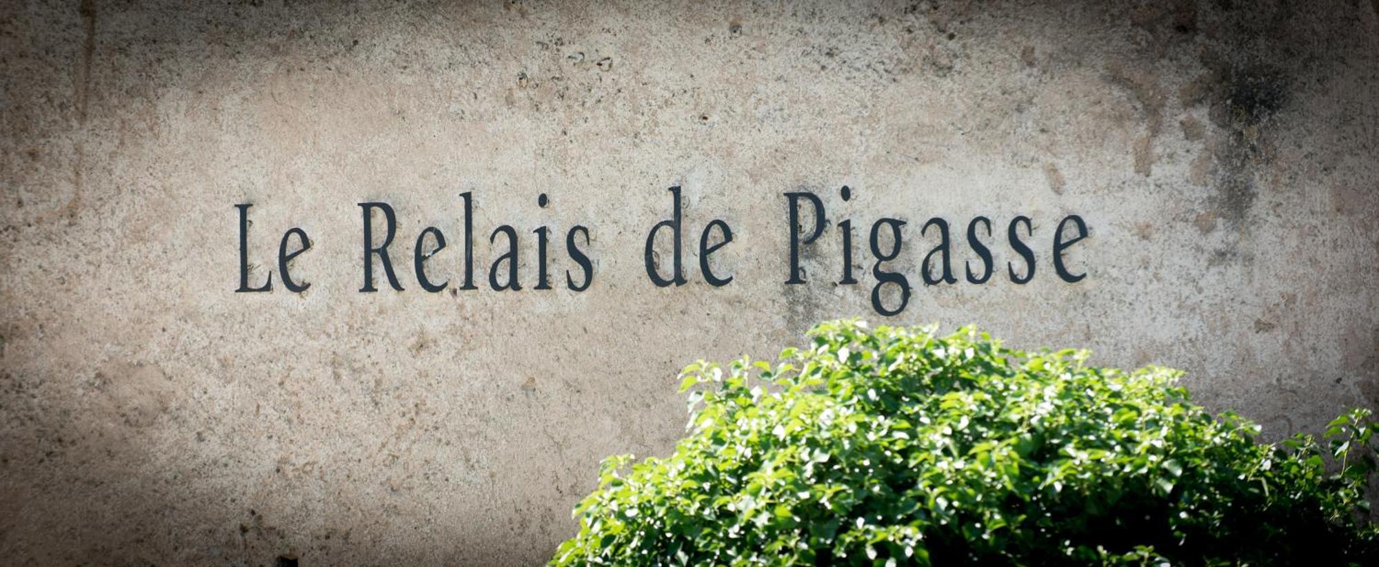 Le Relais De Pigasse Hotell Ouveillan Exteriör bild