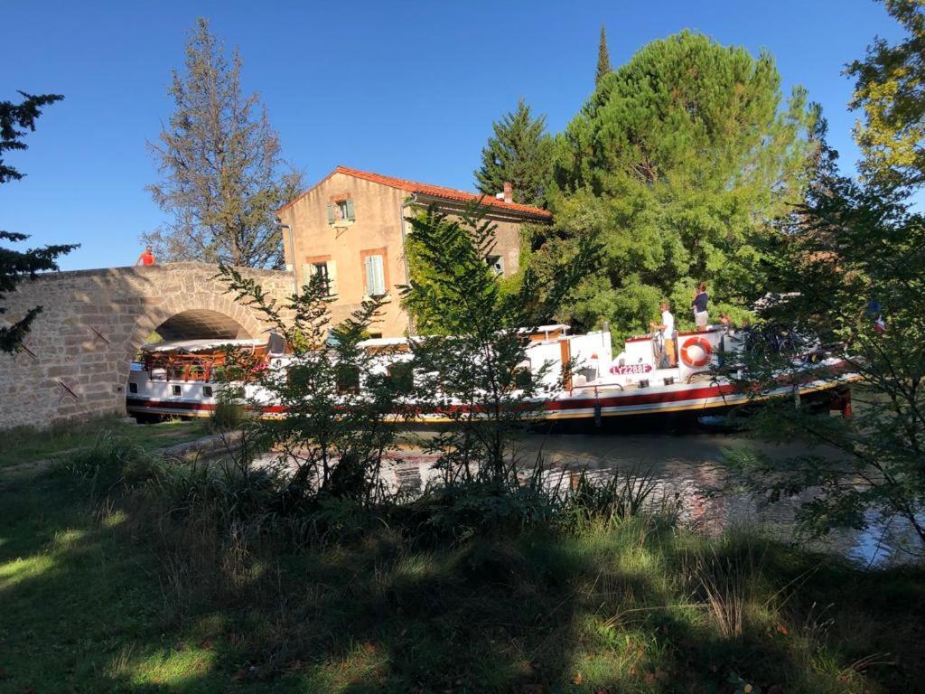 Le Relais De Pigasse Hotell Ouveillan Exteriör bild