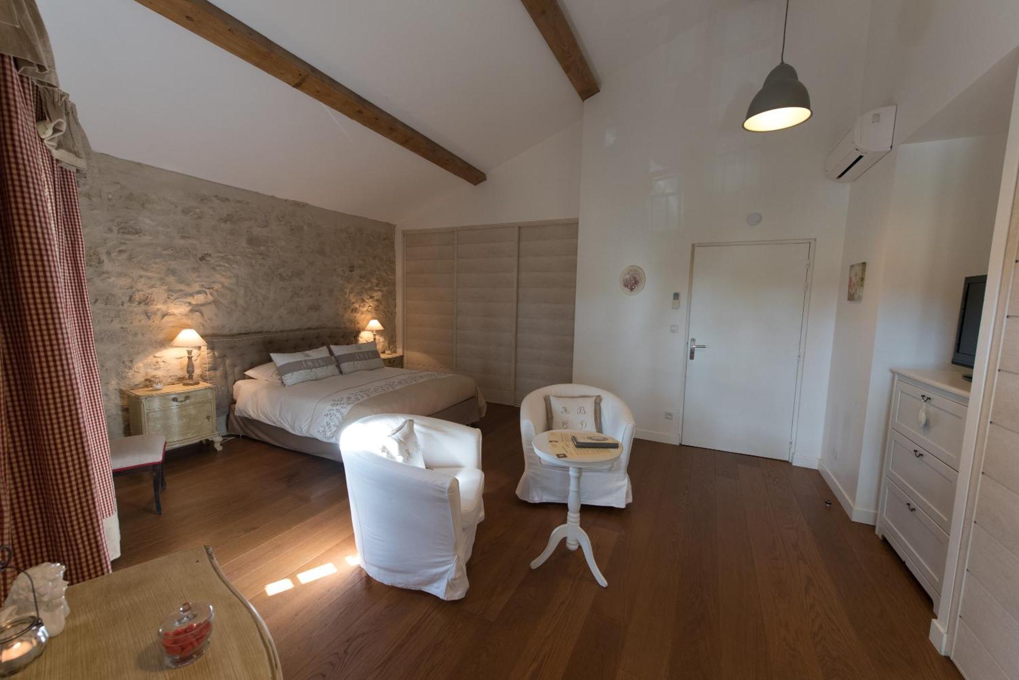 Le Relais De Pigasse Hotell Ouveillan Exteriör bild