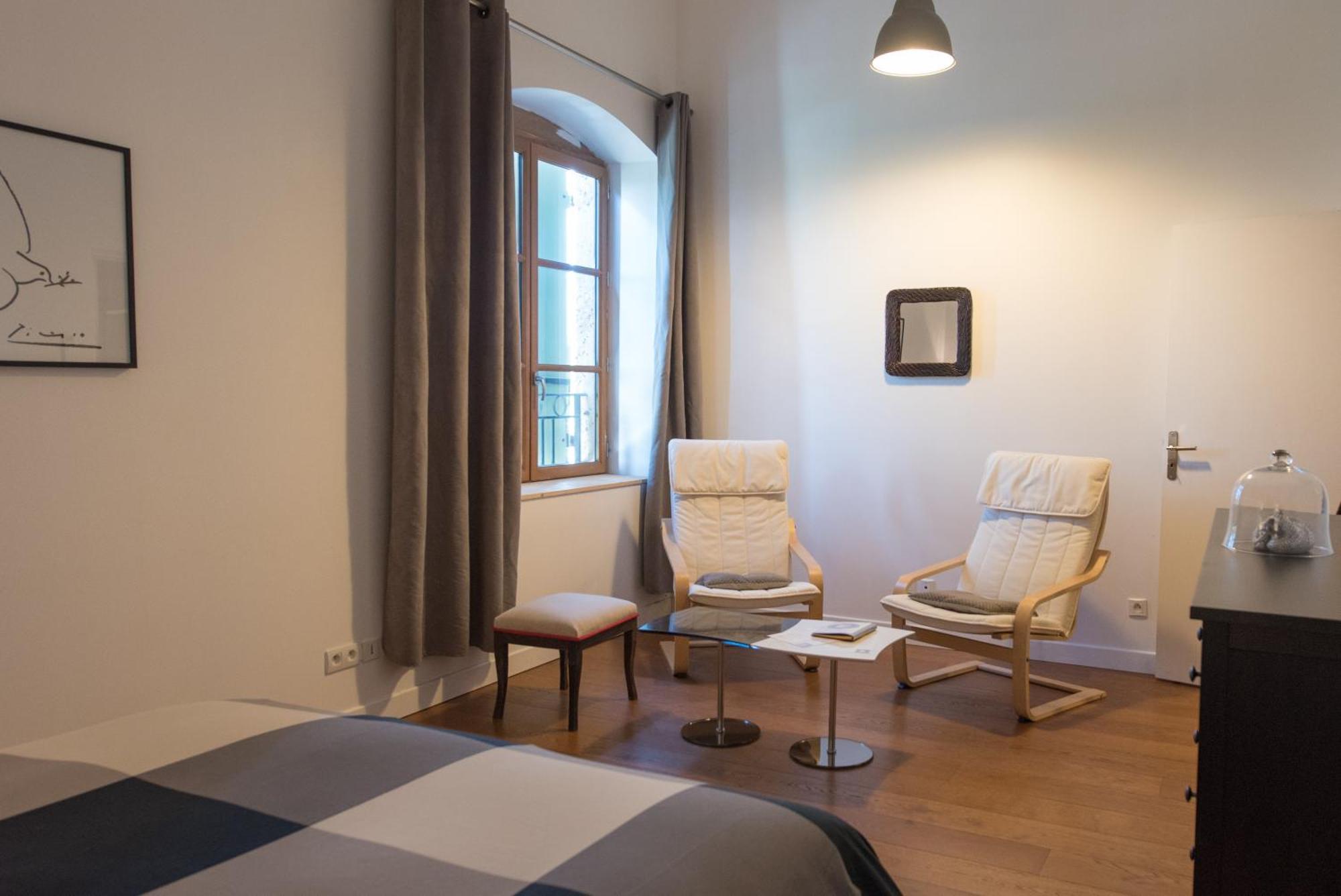 Le Relais De Pigasse Hotell Ouveillan Exteriör bild