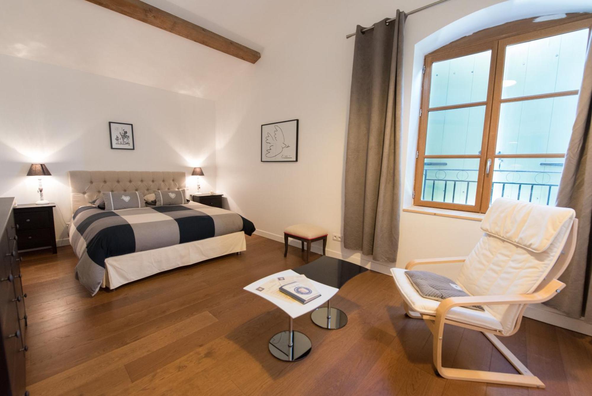 Le Relais De Pigasse Hotell Ouveillan Exteriör bild